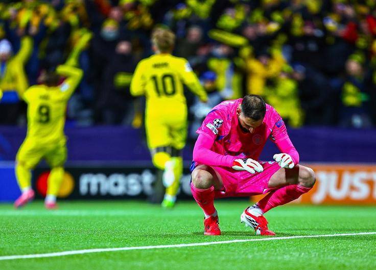 13.1亿豪阵成笑柄！哈兰德8场球荒，曼城1-3造英格兰足球耻辱纪录